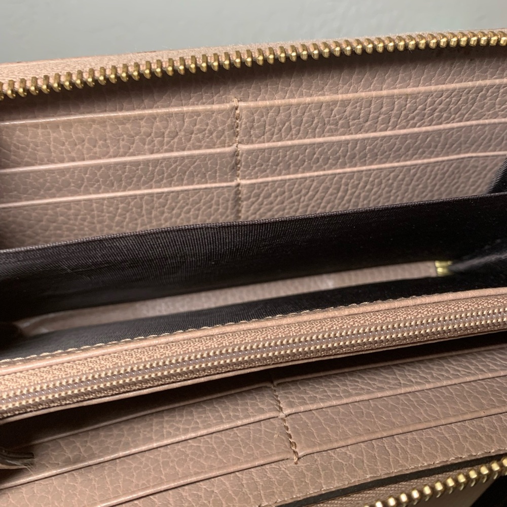 Beautiful Authentic Pre Owned Gucci Beige Leather Wallet - Picture 12 of 16